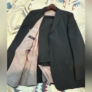 Hugo Boss 40R Black Virgin Wool Suit